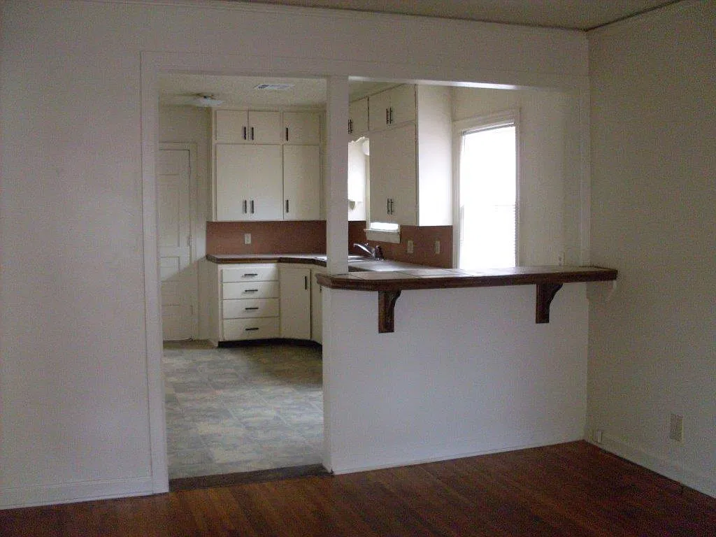 3 bed, 1000 sqft, $1,290 — Photo 2