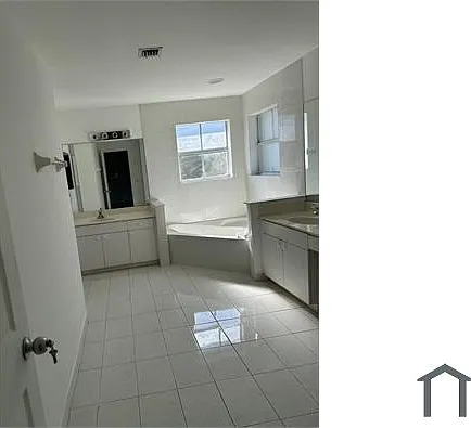 5 bed, 2539 sqft, $4,500 — Photo 3