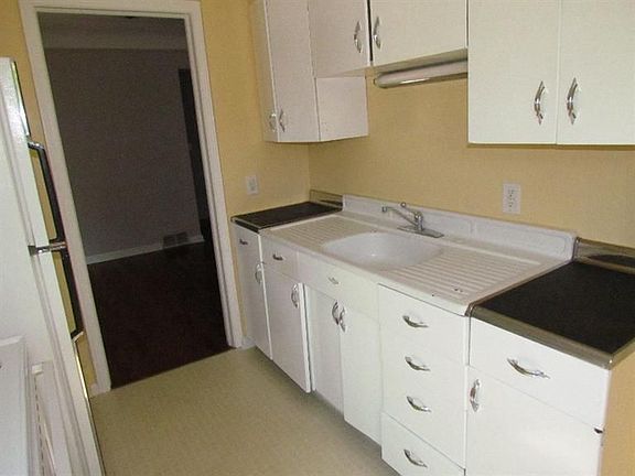 3rd image of 1219 Elbridge Dr