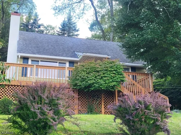 69 Birch Pkwy, Sparta, NJ 07871