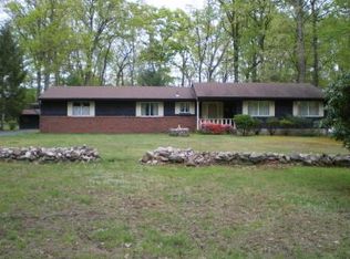 2 Oak Ln, Pittstown, NJ 08867