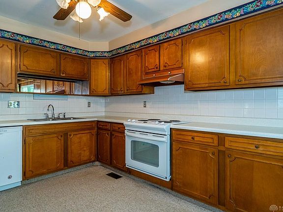 5th image of 3131 Gardenia Dr