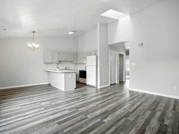 3331 Clover Meadows Dr, Chesapeake, VA 23321