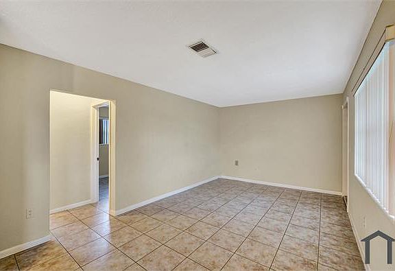 5th image of 111 SE 4th Ave APT 9