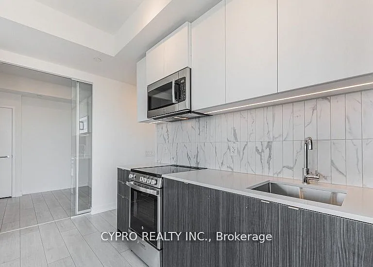 500 Dupont St #616 — Photo 11