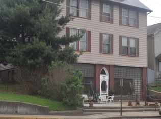 266 E Main St, Crooksville, OH 43731