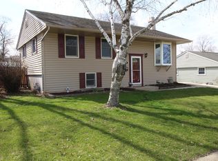 420 Holden Ave, Romeoville, IL 60446