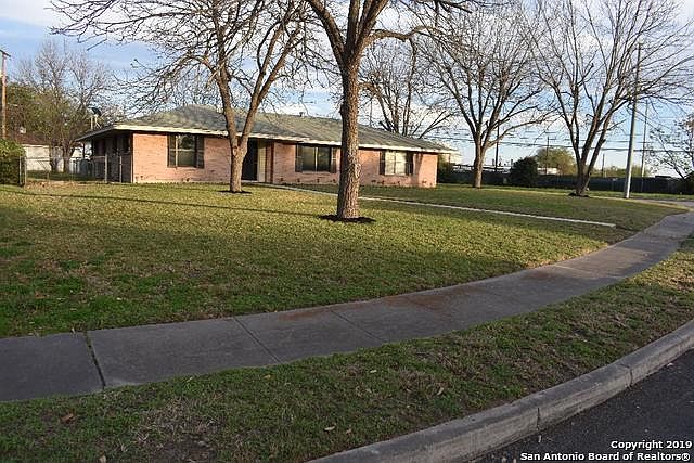 1st image of 3402 Chateau Dr