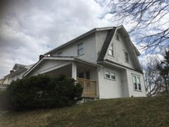 2nd image of 126 E Maplewood Ave