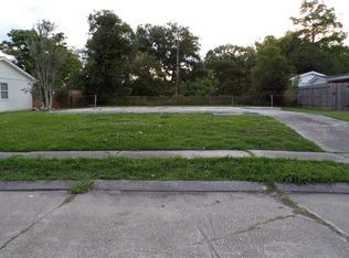 1449 Lauradale Dr, New Orleans, LA 70114