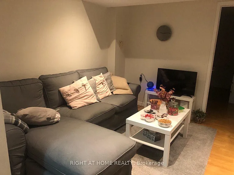 858 Sisler Ave #BASEMENT — Photo 4
