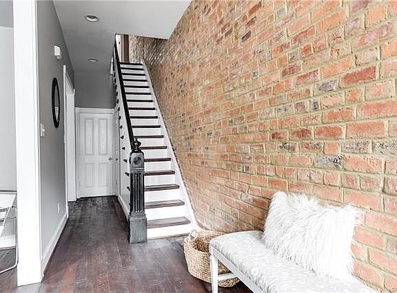 3rd image of 3109 1/2 E Broad St