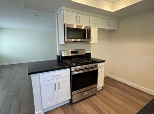 208 Oswego Ave APT 1, Huntington Beach, CA 92648