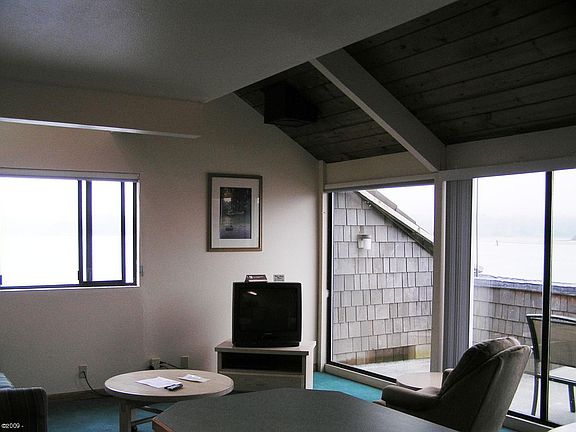 5th image of 1000 SE Bay Blvd Unit 221