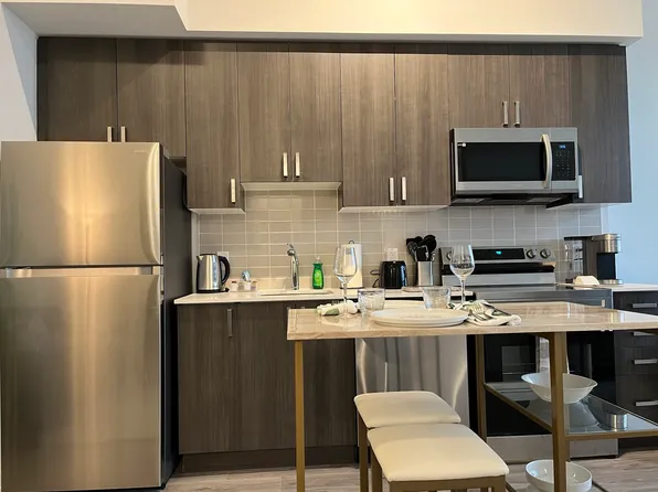 1480 Bayly St #707, Pickering, ON L1W 0C2