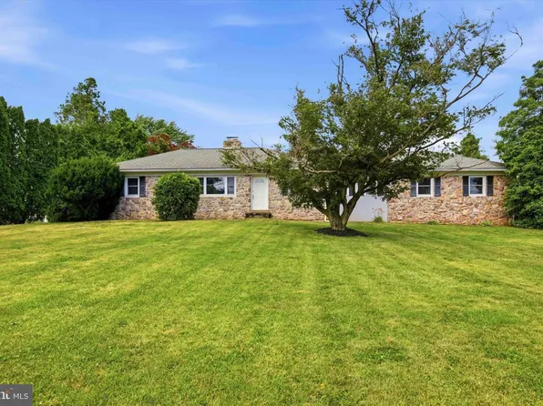 431 E Moyer Rd, Pottstown, PA 19464