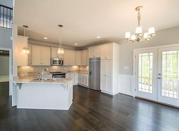 3rd image of 12 Deerlake Dr