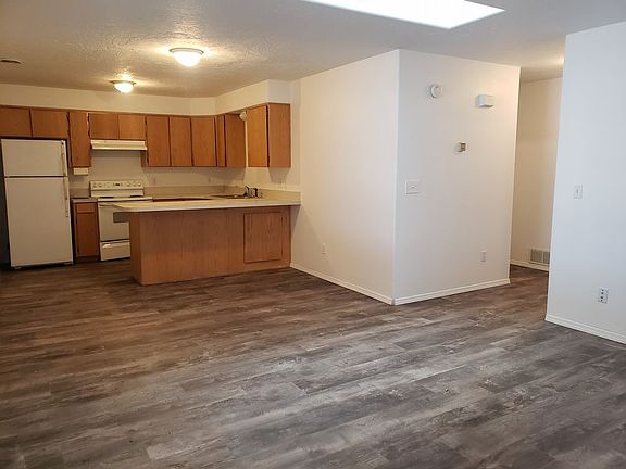 4th image of 1532 Canyon Ave