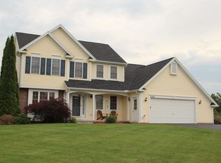 1368 Cherry Laurel Cir, Webster, NY 14580