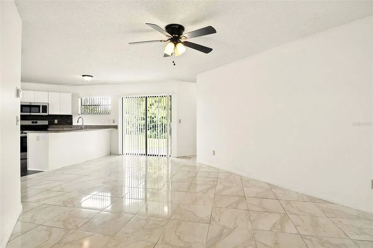 2 bed, 2.0 bath, 1050 sqft, $1,850 — Photo 4