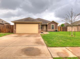 1008 SW 14th St, Moore, OK 73160