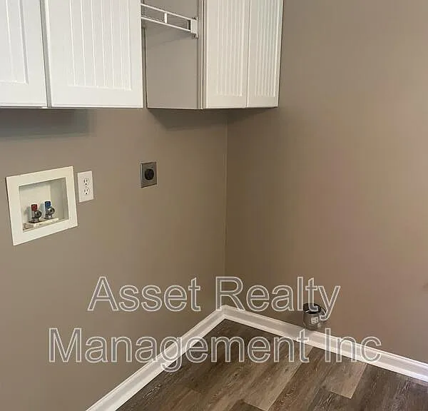 645 Cornerbrook Ln — Photo 13
