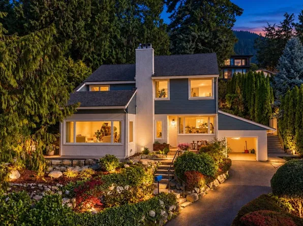 3381 Mathers Ave, West Vancouver, BC V7V 2K6