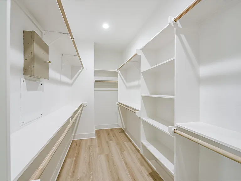 5630 Balbo St — Photo 29