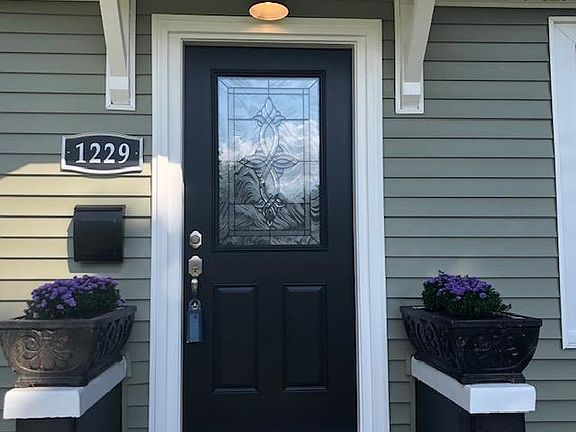 2nd image of 1229 Werner Ave
