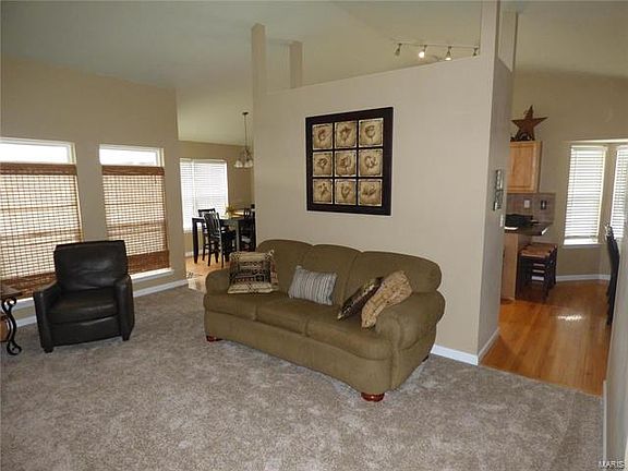5th image of 1073 Dardenne Woods Dr