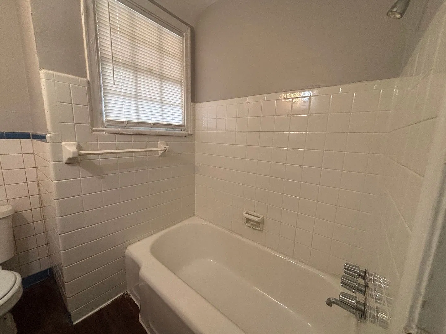 Welcome to 2188 Jackson Ave! — Photo 3
