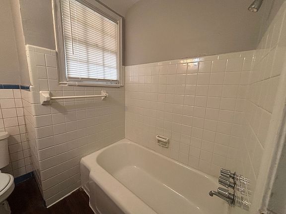 3rd image of 2188 Jackson Ave