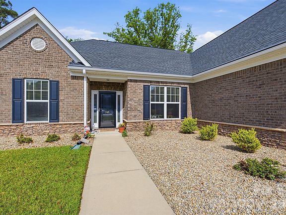 4th image of 743 Edenhall Dr
