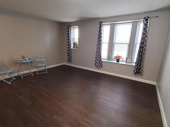 2nd image of 5316 Pershing Ave APT 210