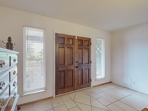 5th image of 8508 Cherry Hills Dr NE