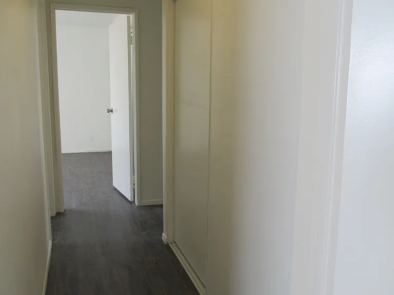 346 S Steckel Dr — Photo 8