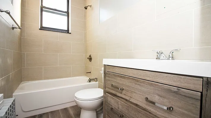 Rented by Compass | media 28