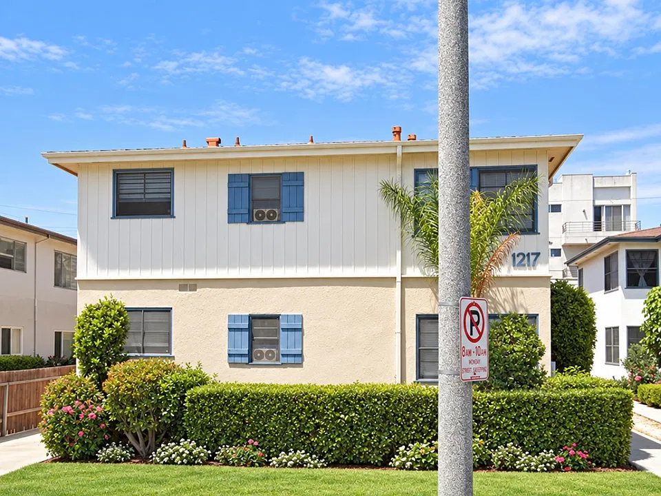 1217 S Holt Ave #2