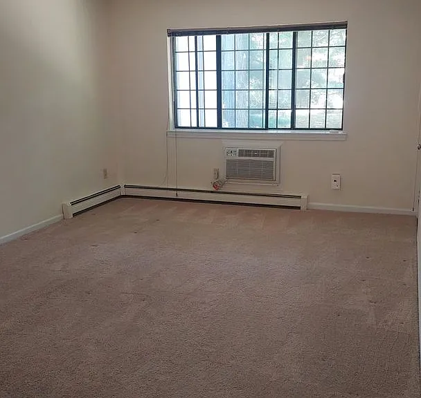28 Andover Ct — Photo 5