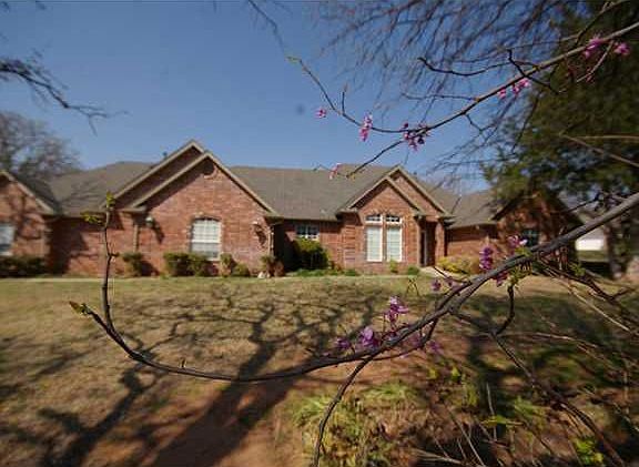 2nd image of 2513 Silverfield Ln