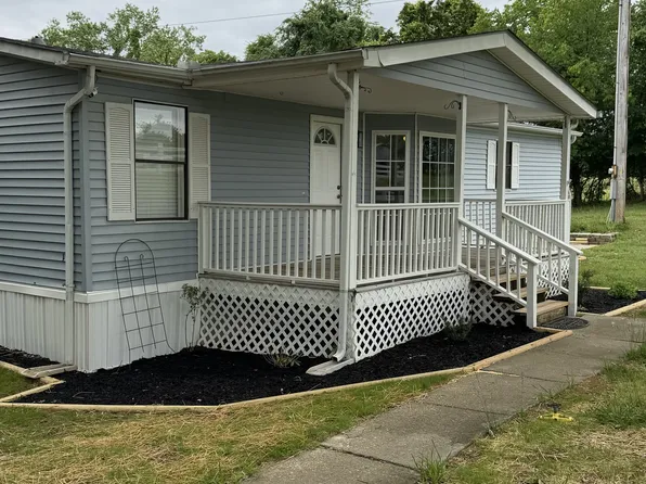 2905 Lights Chapel Rd, Greenbrier, TN 37073