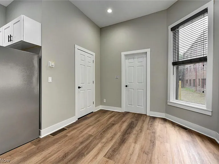 6014 Franklin Blvd #1 — Photo 13