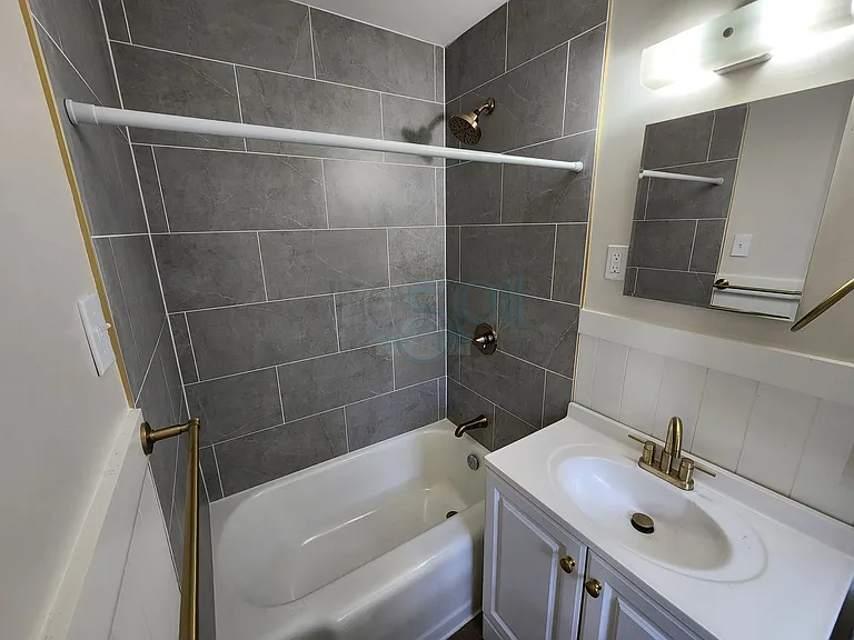 7520 W Markham St — Photo 22