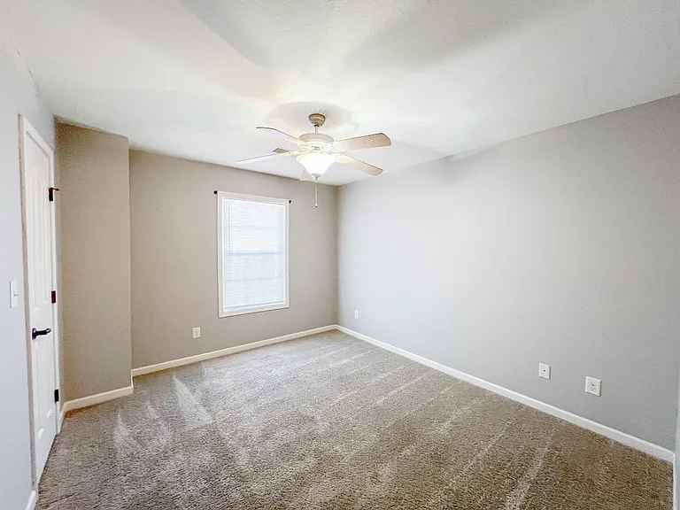 1213 Ash Ridge Dr — Photo 10