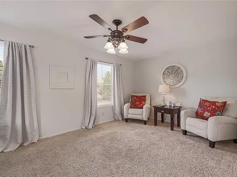 1422 Davis Mountain Loop — Photo 8