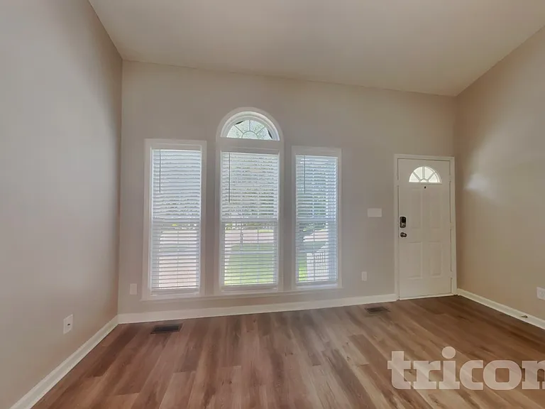 305 Aqua Marine Ln — Photo 2