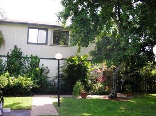 620 Commodore Dr, Plantation, FL 33325