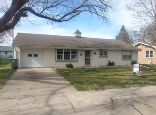 2216 W Phoenix Ave, Grand Island, NE 68803