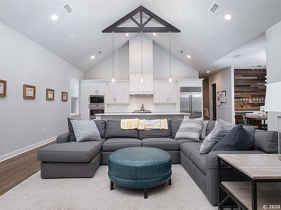 3rd image of 7222 NW 43rd Ln