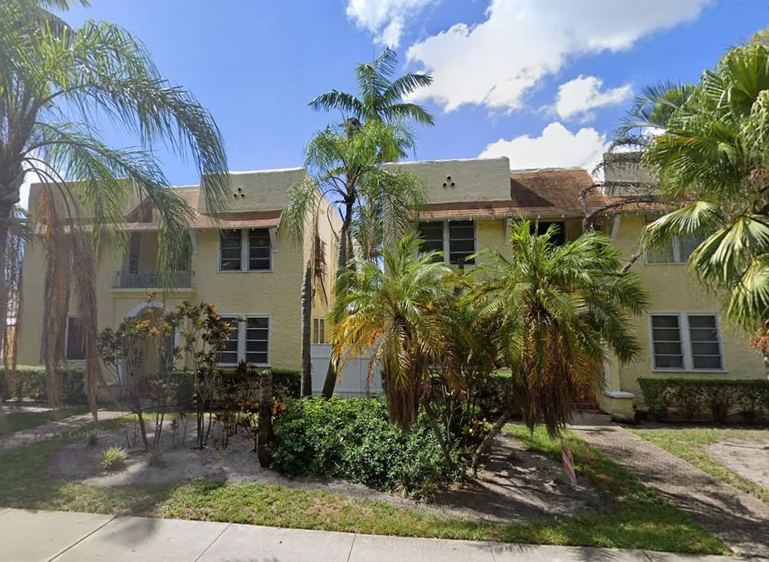 1852 Washington St Hollywood, FL 33020 — Photo 2